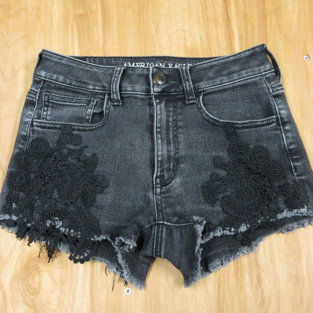 AMERICAN EAGLE Hi-Rise Shortie w/‎ Lace Sz 2 Faded Black Denim Jean Shorts Jorts